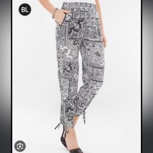 Chico’s Size 4 Black Label Pants Black & White Paisley Print. Ties at ankles